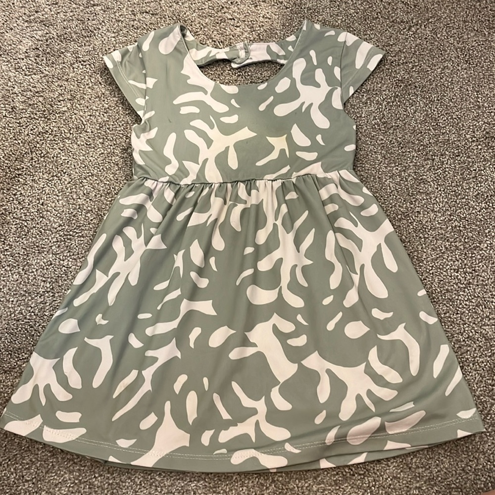 Toddler 4T Up and Riding Green Leaf Pattern Dress